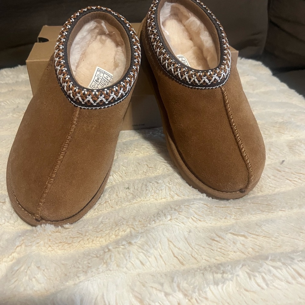 NWT UGG Tan Slip-On Kids Toddlers size 12